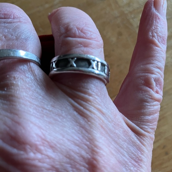 TIFFANY & CO. Vintage Narrow Atlas Band.  925 Silver Size 6.  Tiffany stamp - Picture 4 of 5